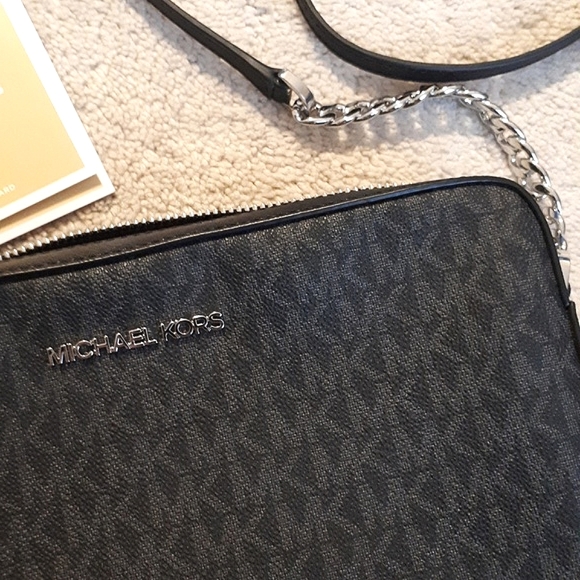 Michael Kors Signature Crossbody - Picture 5 of 6